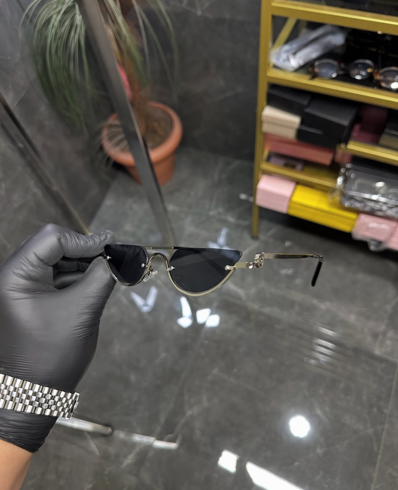 <br />
<b>Notice</b>:  Undefined index: adi in <b>/home2/kalacine/cumali.kalaci.net/gozluk/index.php</b> on line <b>52</b><br />
